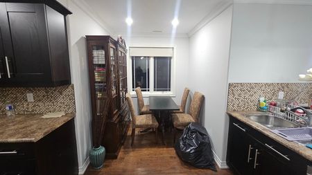 For Lease - 5164 New Street, Burlington, Ontario - Photo 3