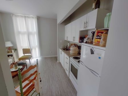 214 Montreal St Unit 2 - Photo 3