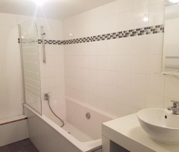Location Appartement 3 pièces 71m² ARMENTIERES 59280 - Photo 1