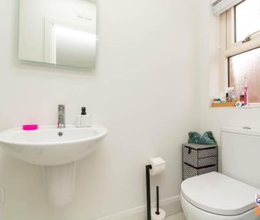 25 Woodbrook Manor, Lisburn, BT28 0AD - Photo 4