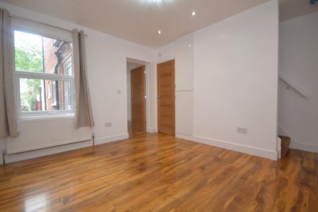 Grange Avenue, Reading - Photo 3
