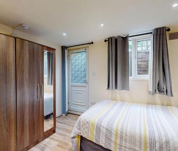 Studio to rent - Photo 6