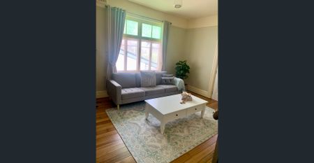 Fully furnished character home in prime location - Photo 3