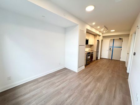 For Lease - 3250 Carding Mill Trail Unit# 402, Oakville, Ontario - Photo 2