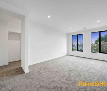 Contemporary Living: Brand New Townhouse - Photo 5