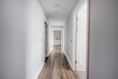 2 bed flat to rent in Slough Road, Datchet, SL3 - Photo 5