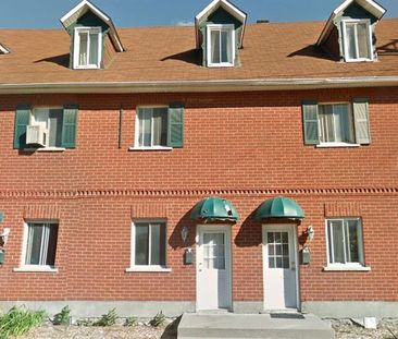 150 Rue Champlain (Hull) Studio Situe A La Proximité D'Ottawa - Photo 1