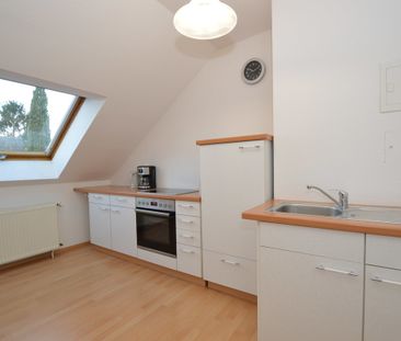 Lörick – Seestern: Gemütliche Dachgeschoß-Wohnung im Reihenendhaus - Photo 5