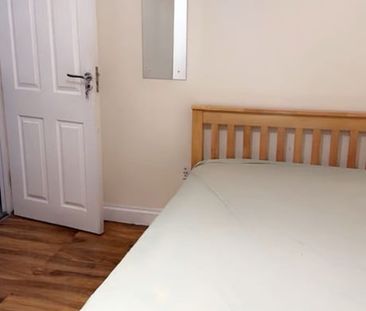 Room in a Shared Flat, Grange Road, IG1 - Photo 2
