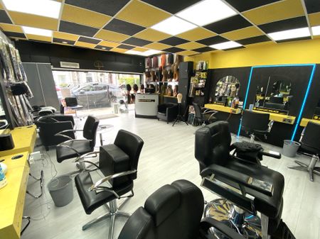 £1,250 PCM, Large Fitted and Equipped Hairdressing Salon/Barber Shop/Beauty Salon in Cowbridge Road East, Canton, Cardiff, CF5 1JJ - Photo 2