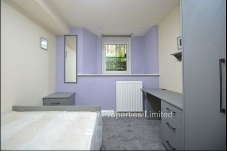 3 Bedroom House Near Leeds University - Photo 5