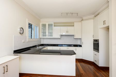 Home For Rent - Photo 3