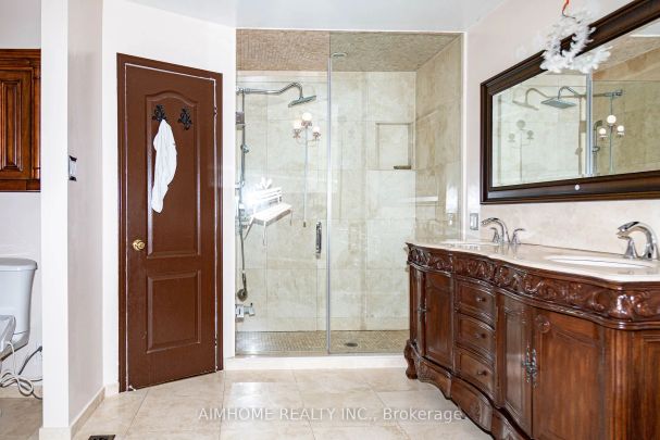 Detached Home For Lease | N9255063 - Photo 1