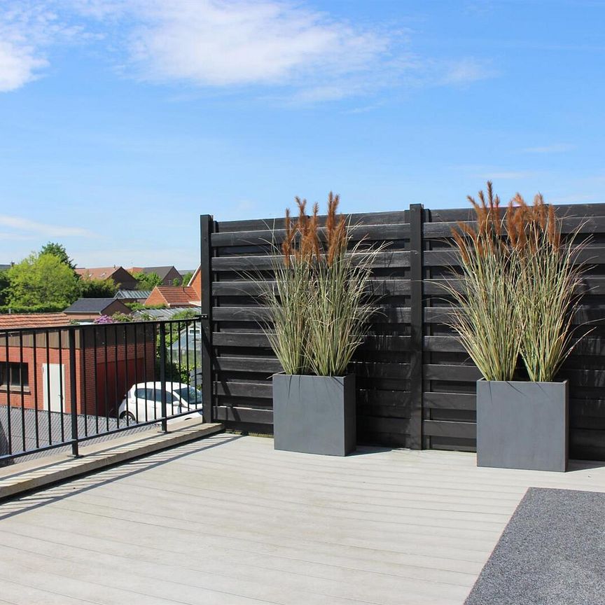 Rustig gelegen appartement met ruim terras nabij het centrum van Hoogstraten. - Photo 1