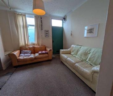 Spreight Lane Steps, Scarborough, YO11 - Photo 2