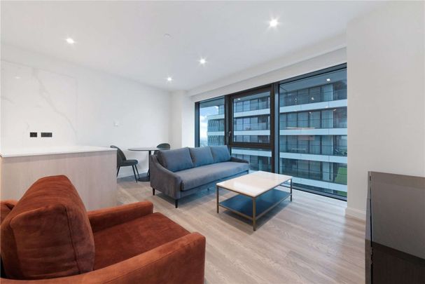 Just completed, this brand new, ideally located thirty-fifth floor one-bedroom apartment in Aspen is set to redefine luxury living in Canary Wharf. - Photo 1