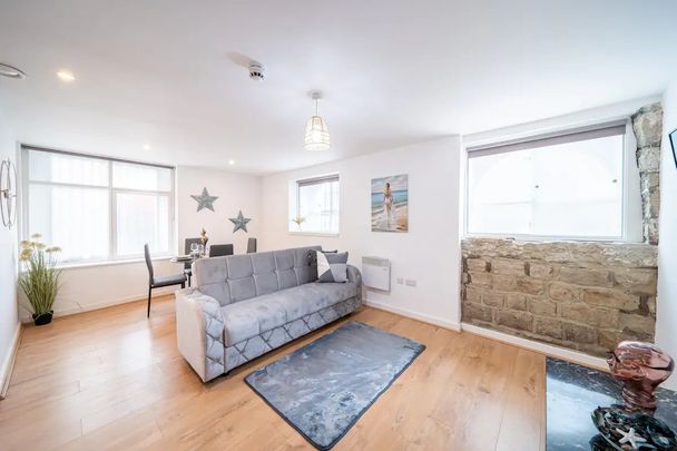 2 Bed Flat, Rivermill Court, LS5 - Photo 1