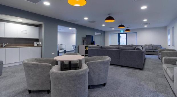 1 bedroom in a flat share to rent - Photo 1