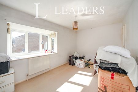 2 bedroom property to rent Coltsfoot Green, Luton, Bedfordshire, LU4 - Photo 3