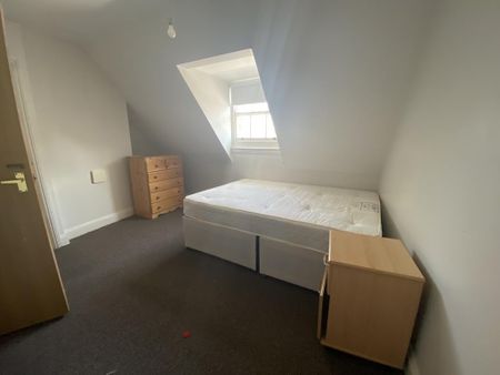 6 bedroom flat to rent - Photo 3