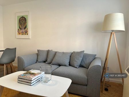 1 bedroom flat to rent - Photo 3