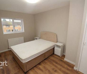 3 bedroom semi-detached house to rent - Photo 5