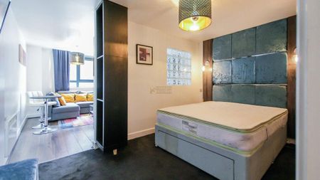 1 bedroom flat to rent - Photo 2