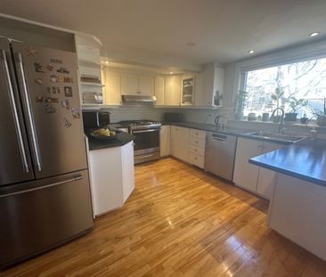 3-Bed Home with Large Yard & Multi-Car Parking | 6490 London Street... - Photo 5