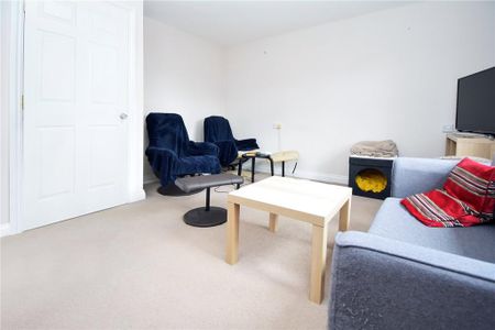 3 bedroom end of terrace house to rent - Photo 5