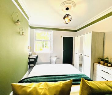 BEDROOM 5 – MEDIUM DOUBLE ENSUITE - Photo 4