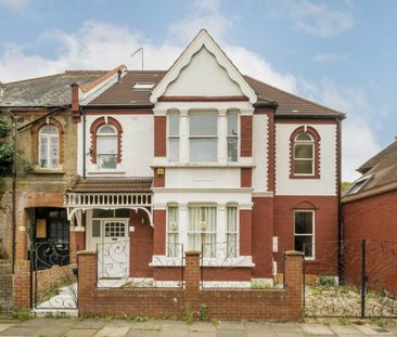 Sutton Lane South, W4, London - Photo 1