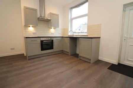 2 bedroom House To Let - Photo 2