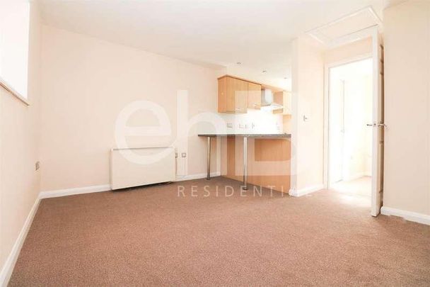 Priory Road, Warwick, CV34 - Photo 1