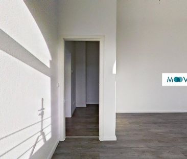 Besondere 3-Zimmer-Dachgeschosswohnung mit Tageslichtbad - Photo 1