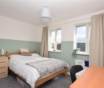 4 bedroom terraced house to rent - Photo 4