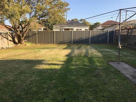Large Family Home Close to all Amenties - Photo 5