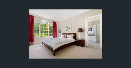 Modern ﻿Hamptons-Inspired Residence with Tennis Court – Red Hill - Photo 3