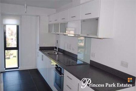 3 bedroom flat to rent - Photo 4