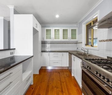 8 Aruma Crescent - Photo 2