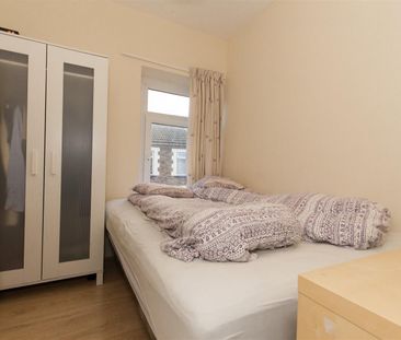 Room For Rent Queen Street, Pontypridd - Photo 6