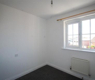 3 bedroom terraced house to rent - Photo 3