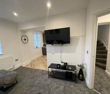 2 Bed Maisonette, Lansdowne Place, BN3 - Photo 3