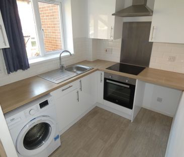2 bed House - To Let - Photo 3