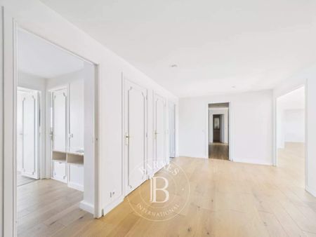 Lille Centre-Quai du Wault, appartement de standing 3/4 chambres, terrasse, cave et 2 parkings - Photo 2