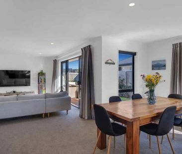 Enjoy the Best of Silverstream Living - Photo 2