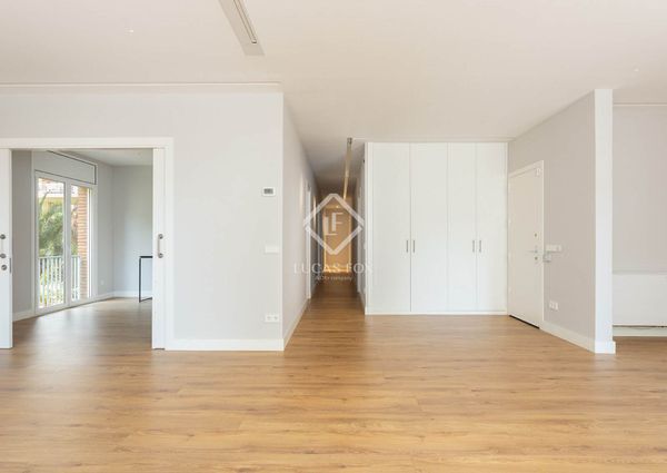Excellent 4 Bedroom apartment with 18m² terrace for rent in Pedralbes, Barcelona