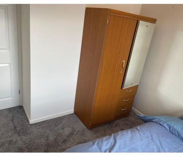 Room in a Shared House, Crewe Road North, EH5 - Photo 2