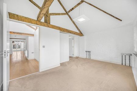 3 bedroom flat to rent - Photo 2