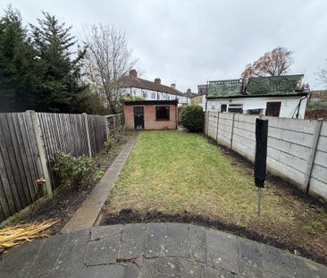 3 bedroom semi-detached house to rent - Photo 3