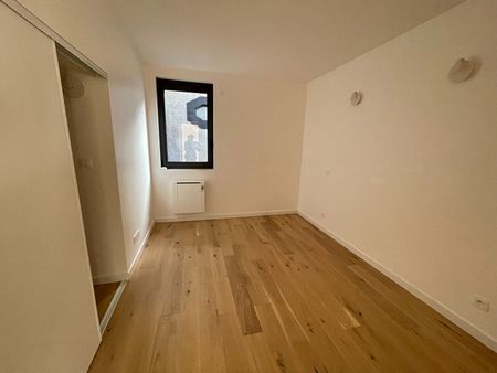 Location Appartement 3 pièces 93m² - Photo 3